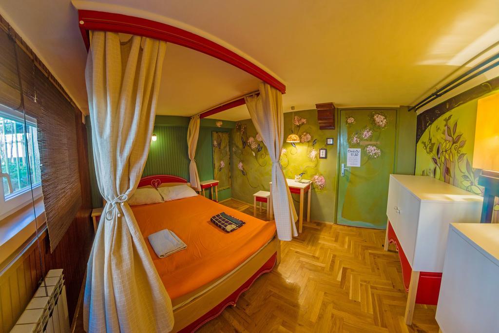 Hostel Mali Mrak Záhřeb Exteriér fotografie