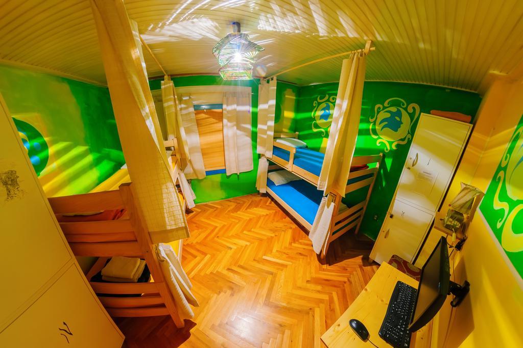 Hostel Mali Mrak Záhřeb Exteriér fotografie